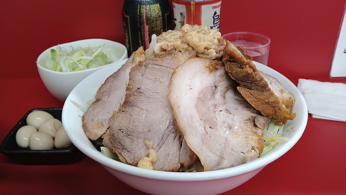 kodama1205's tweet photo. ラーメン二郎神保町7/1小豚、その他。
週1の神保町、先週が臨休だったので随分来ていなかったような。
丼は小、少な目と言う危険な盛り付け。
美味しから食べきれる量。
スレスレで完食。お腹一杯。
ごちそう様でした。 https://t.co/UXvDiBYOPw