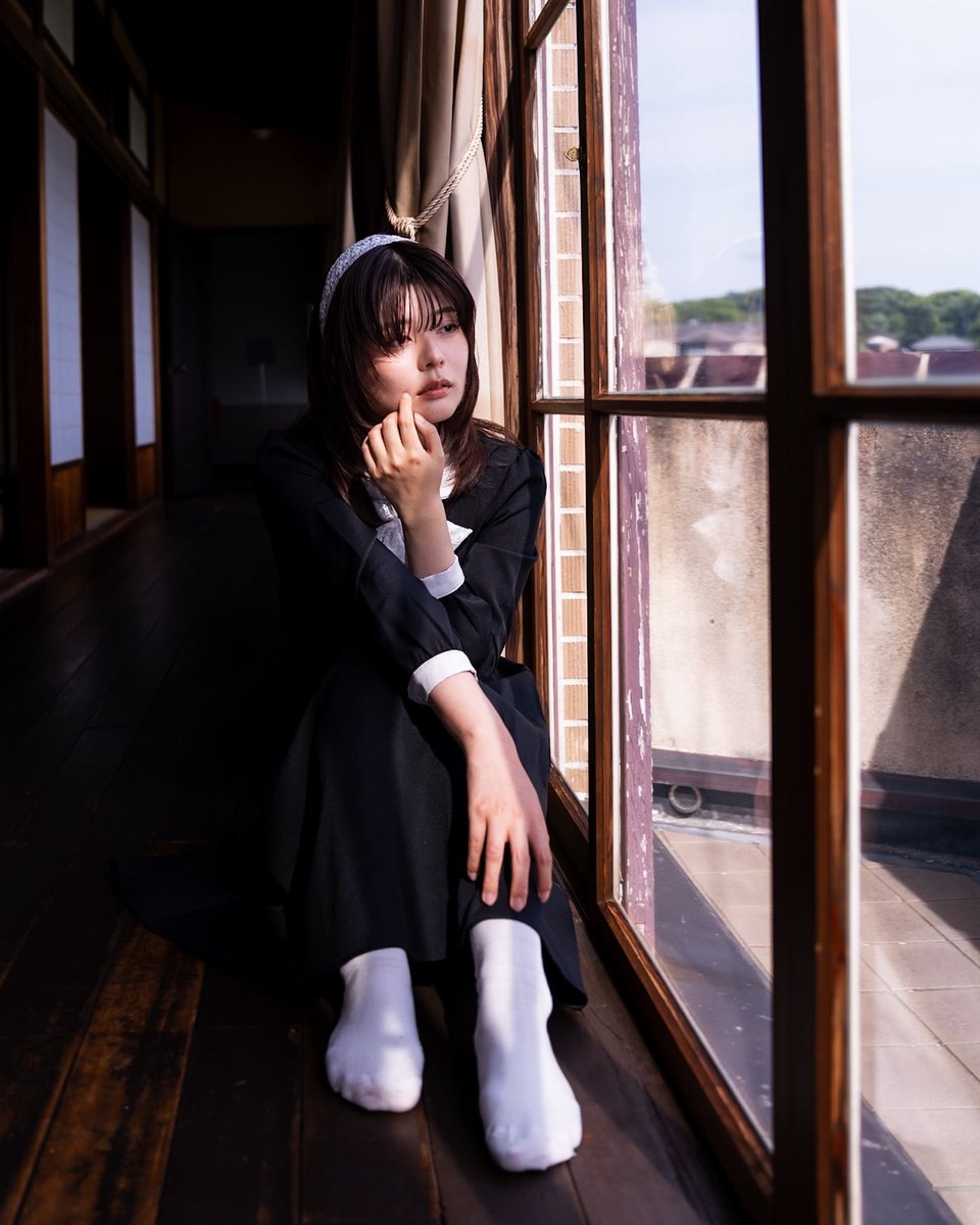 tonariLens's tweet photo. 「窓辺の余白」

その先を、見つめて。

model ：@umi_portrait 
#ポートレート https://t.co/bVsZA7qYwM