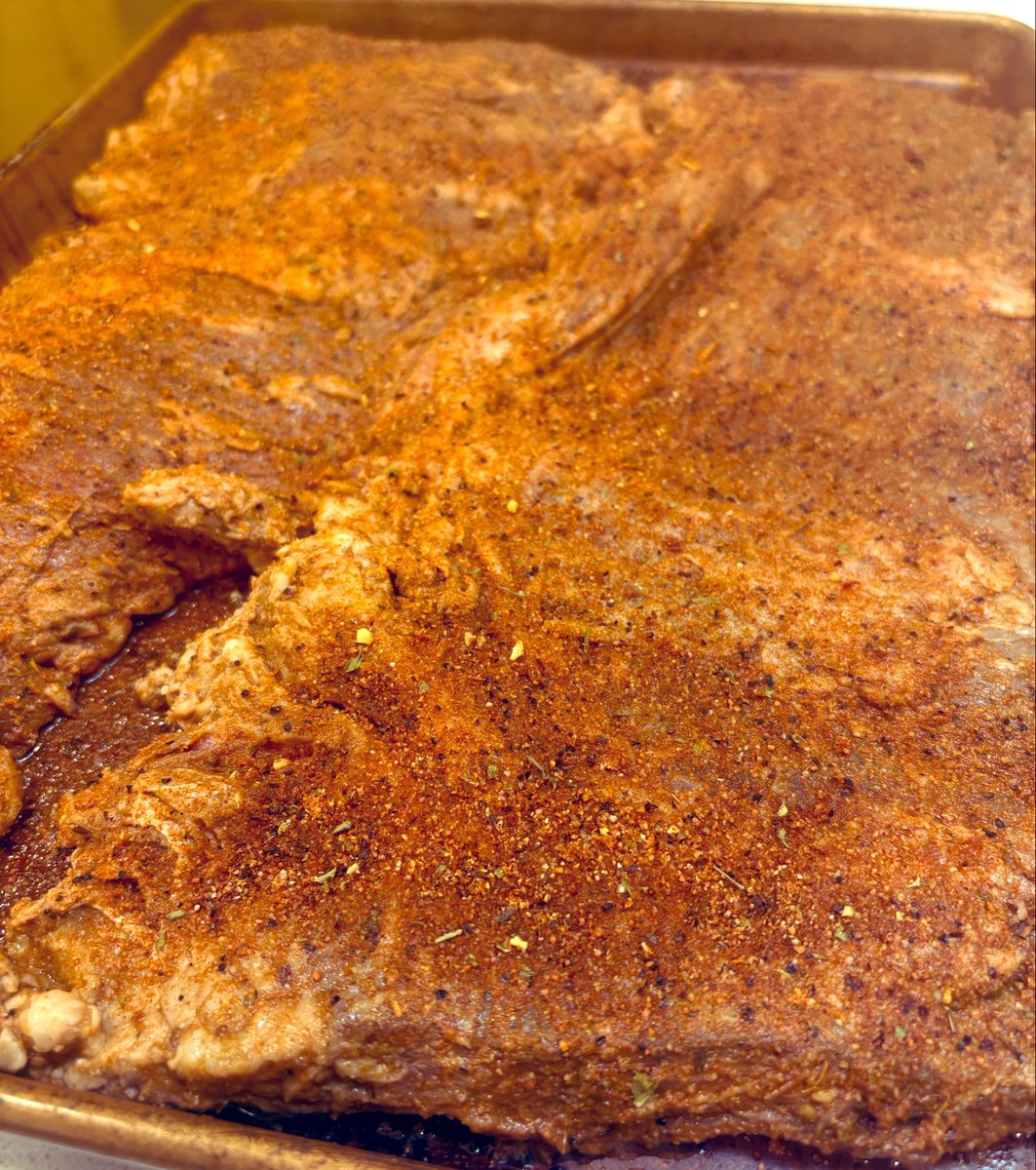 goodbreffis's tweet photo. 24 hours in @DadsSeasonings Sazon and citrus juices and we’re about to throw these skirts on a scorching inferno from hell. 🔥🔥🔥 https://t.co/lKzI2HQYnh