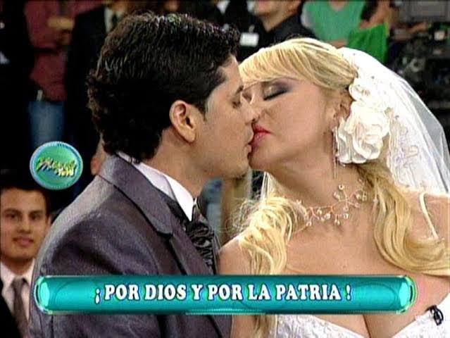 TaylorPeru13's tweet photo. ENTIENDE TAYLOR, TRAVIS Y TÚ NUNCA SERAN ELLOS! 

SUSY PAVIMENTO EL CAMINO 💋 https://t.co/AtfBmBh4zM