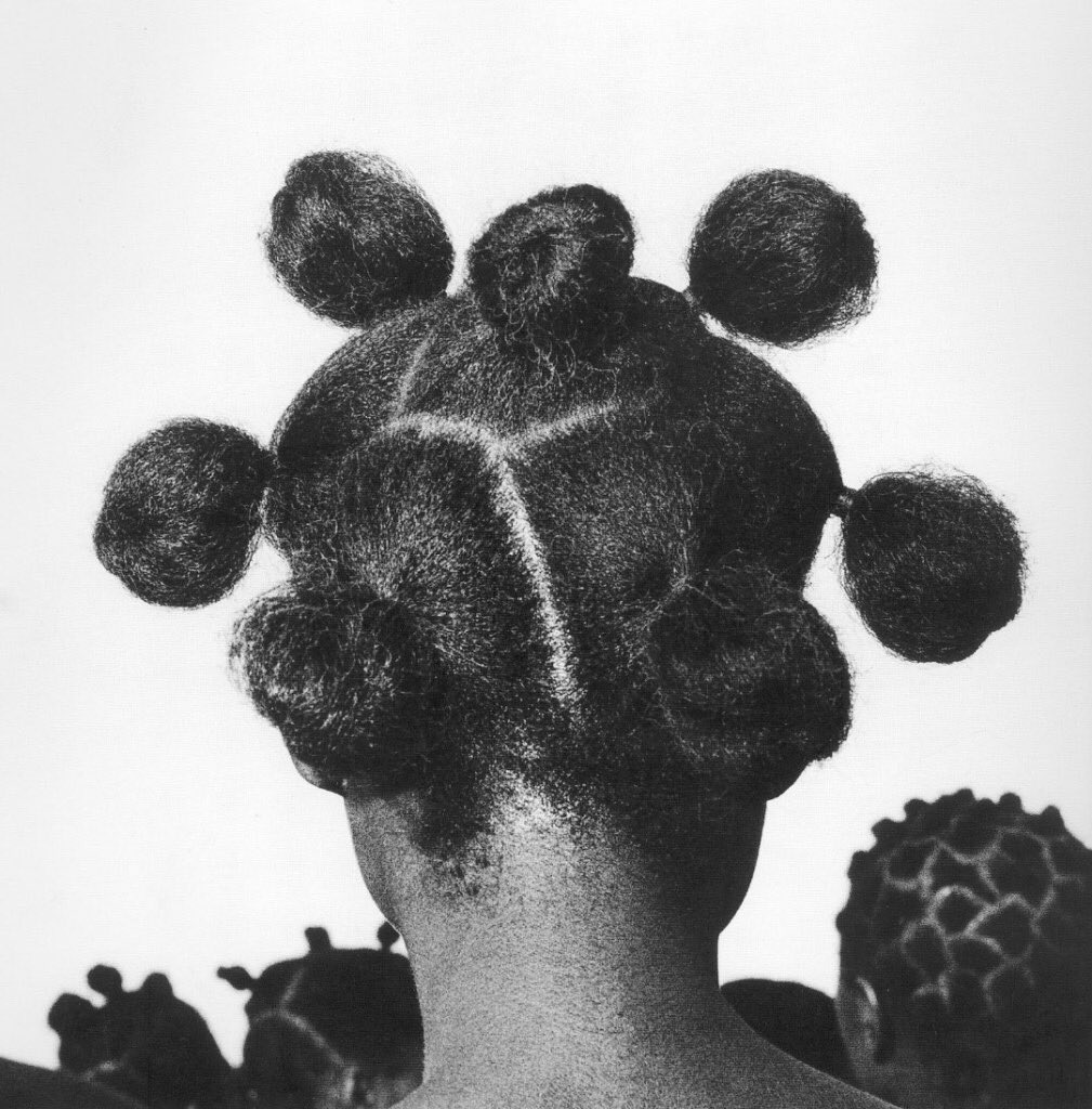 aseelswaid9's tweet photo. 📸 j. d. ‘okhai ojeikere. nigeria, 1970s. https://t.co/75RJo00cfH