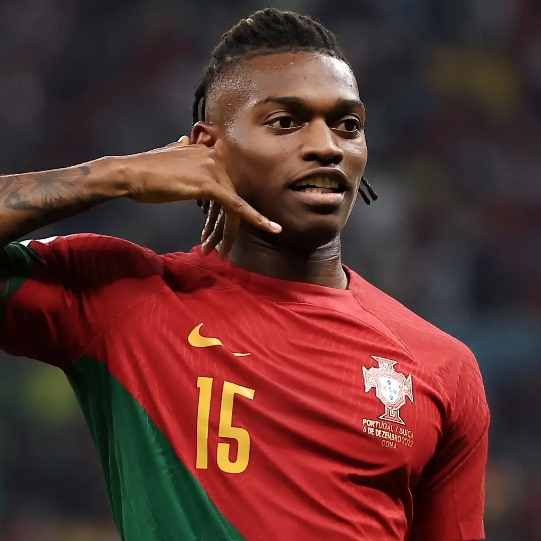 TheSpursExpress's tweet photo. Rafael Leao has been broached as an option in informal discussions with Milan, and there is still a possibility Tottenham move for Savinho, having pushed hard for the Manchester City winger last year. #THFC 

@MiguelDelaney https://t.co/jAzzYmgMpX