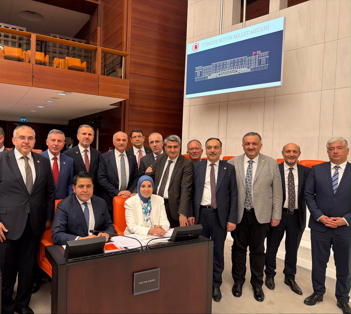 MustafaBilici__'s tweet photo. TSK ile İlgili Düzenlemeleri de İçeren Kanun Teklifi TBMM Genel Kurulu’nda kabul edildi.

Teklifin özellikle 7. ve 8. maddelerine itiraz ettik. Hukuk devleti ilkesinin ve yargı kararlarının bağlayıcılığının korunması gerektiğini savunduk

Mücadelemizi verdik

Takdir milletimizin. https://t.co/4NOj0YEZNF