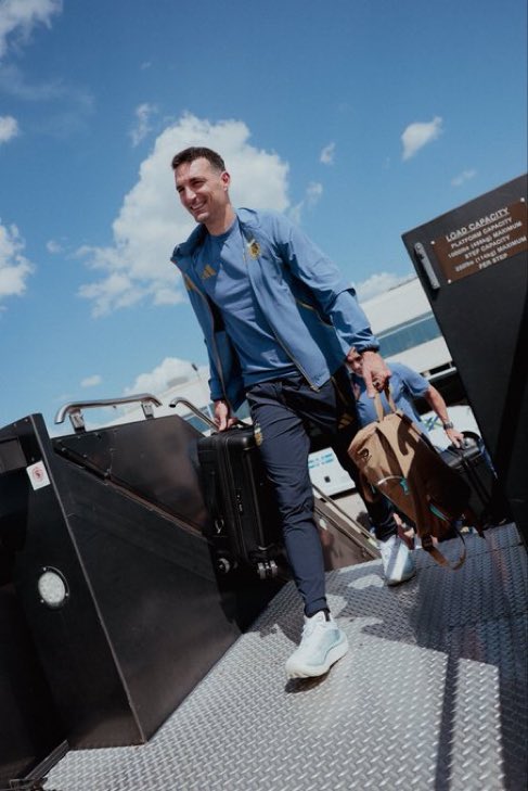 gastonedul's tweet photo. Argentina está rumbo a Miami. https://t.co/Uw0MvvYffj