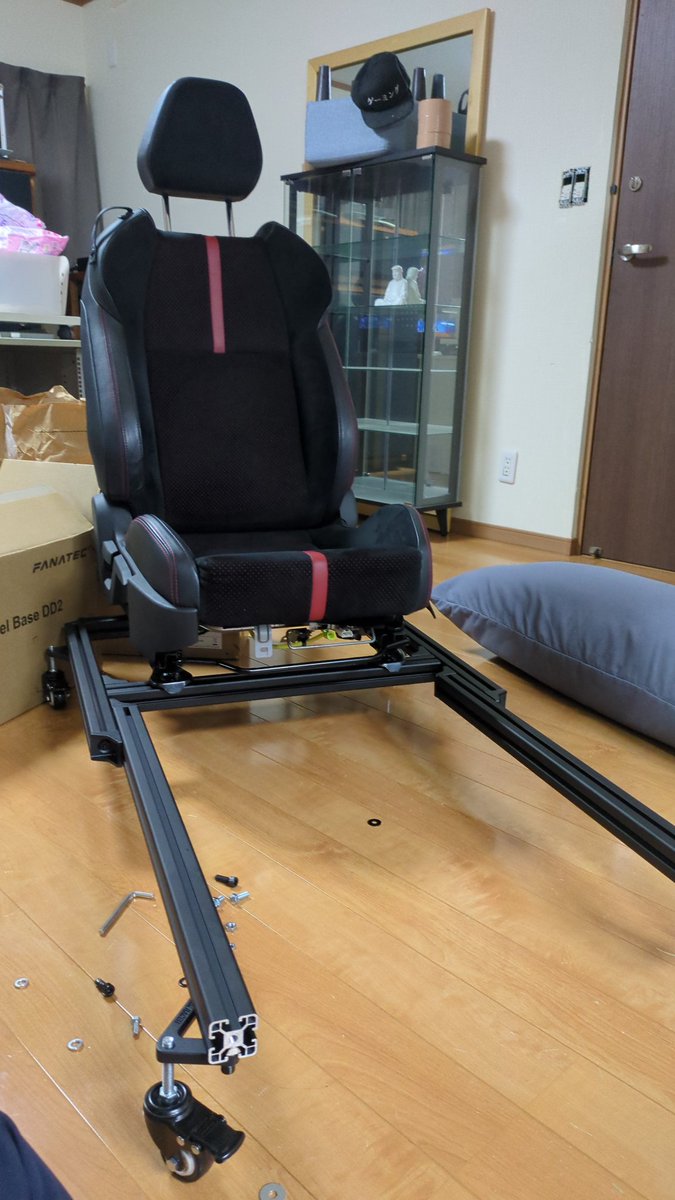 memorialuser's tweet photo. シムのためにGR86のシートを買う（買ってしまった） https://t.co/ocEYUCHrD2