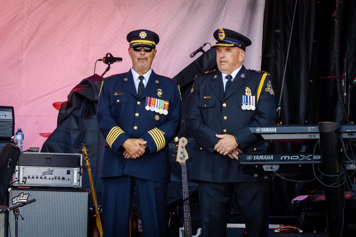 SsidePolice's tweet photo. 🎆 Canada Day Celebrations!
We hope to see you out tonight enjoying the Canada Day festivities. Celebrate safely, look out for one another, and have a great evening!
Happy Canada Day! 🇨🇦🚒🚓
#SummersideFire | #SummersidePolice | @SummersideFire https://t.co/HDCVmwwUFW