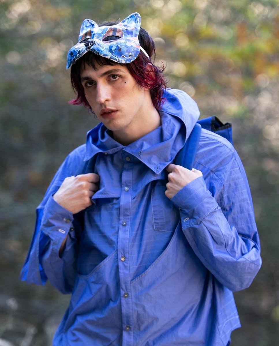 smthngcomfrtng's tweet photo. Porter Weston Robinson (born July 15, 1992) is an American DJ, singer, songwriter, and record producer. Born in Atlanta, Georgia, and raised in Chapel Hill, North Carolina, Robinson began producing electronic music during his adolescence. He signed to Skrillex's record label OWS- https://t.co/8oBqwHxWoU