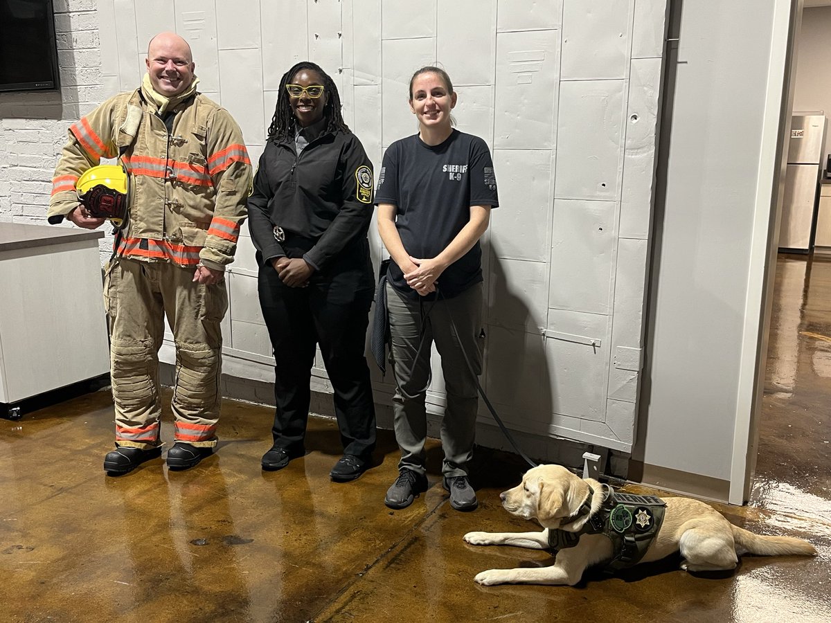 str8st's tweet photo. Appreciate the amazing team at The Lampstand for coordinating a career day for the girls to learn about law enforcement and fire fighting today. Appreciate the hard working first responders and for sharing today. https://t.co/oZl5iU8ROw
