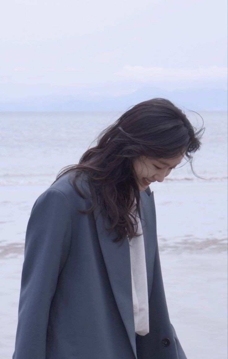 Eul22Lee's tweet photo. Happy birthday Kim Go Eun 🎉🎉🎈🌹❤️🎁🎂 https://t.co/CaXxdVhMbR