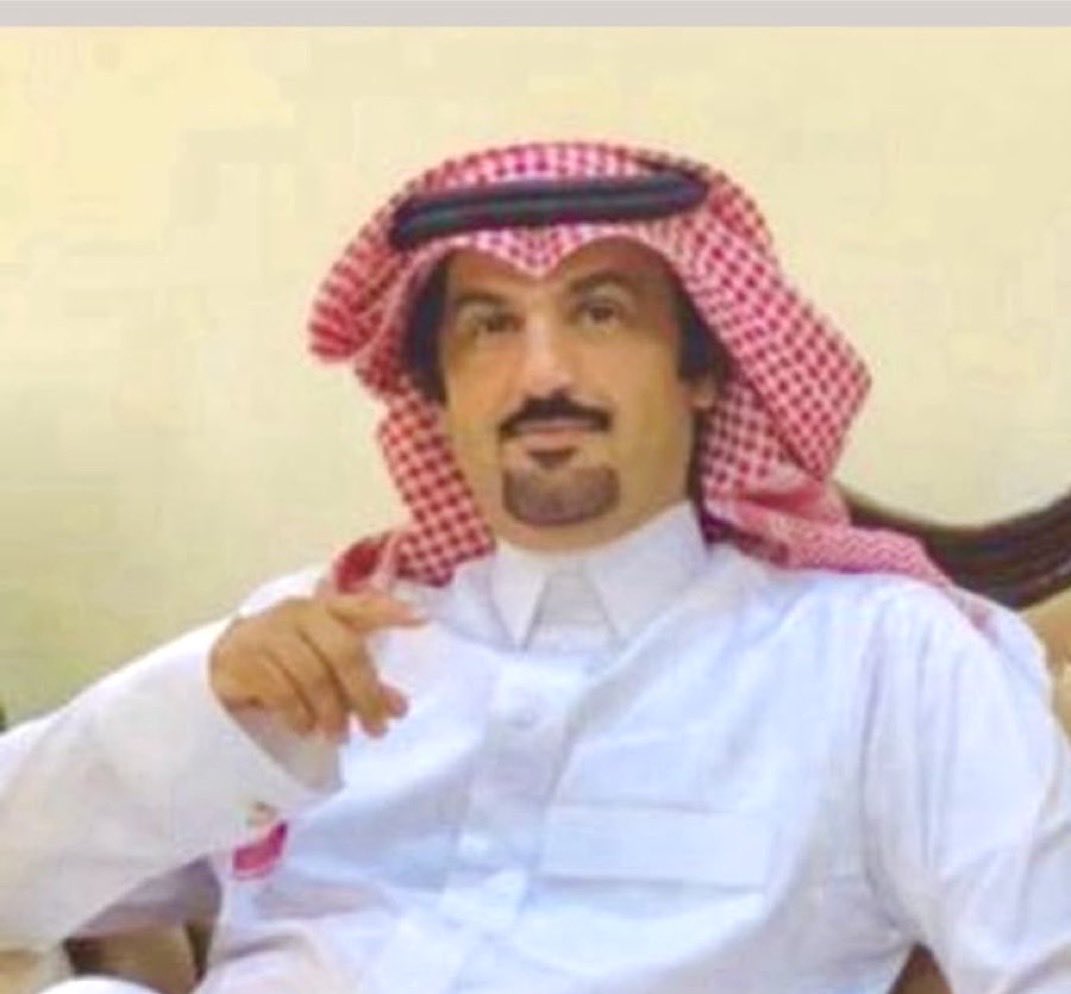 dilam_321's tweet photo. وفاة رجل الأعمال #هادي_بن_حسن_آل_سويد_الكبرا_الدوسري ووالدته
انتقل إلى رحمة الله تعالى رجل الأعمال هادي بن حسن آل سويد الكبرا ووالدته نورة بنت سويد آل سويد الكبرا رحمهما الله وغفر لهما.
وسيُصلّى عليهما غدًا الخميس بعد صلاة الظهر في جامع ابن باز بمحافظة #الدلم ويوارى جثماناهما الثرى في مقبرة #الصحنة.
ويُعد الفقيد هادي الكبرا من الشخصيات المعروفة في مجالات الأعمال والتجارة والزراعة واشتهر بحسن الخلق والكرم ودعم المبادرات الخيرية والمجتمعية كما عُرف بحفاوة استقباله لزوار #مزرعة_الأسماك في #زميقة تاركًا سيرةً طيبة وأثرًا حسنًا بين الناس.
وتتقدم أسرة #الدلم_لايف  بخالص التعازي وصادق المواساة إلى أسرة الكبرا وإلى أبنائه وإخوانه وكافة أفراد الأسرة سائلين الله تعالى أن يتغمد الفقيدين بواسع رحمته وأن يغفر لهما ويسكنهما فسيح جناته وأن يلهم ذويهما الصبر والسلوان.
إنا لله وإنا إليه راجعون .