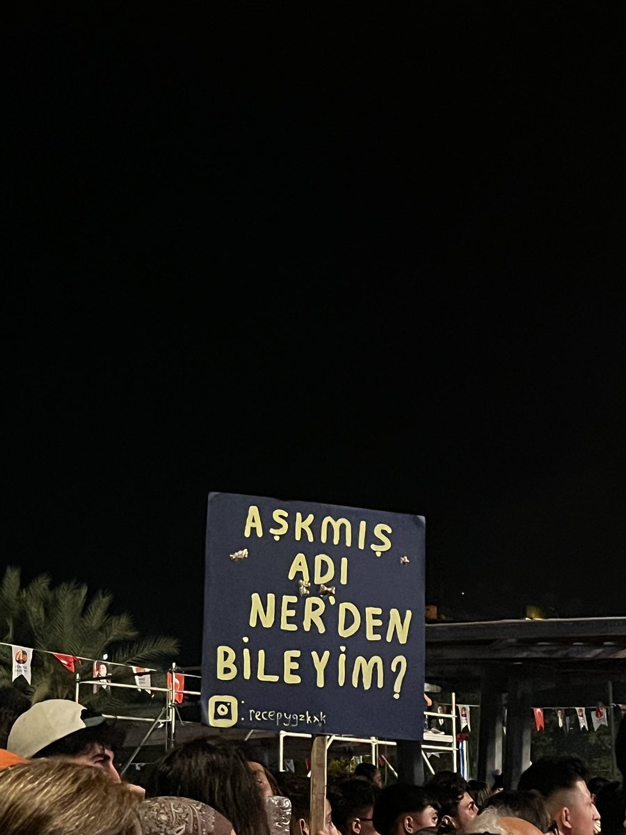 fisserrai's tweet photo. içimdeki liseli kızla gittim bugün de konsere https://t.co/bs9oJBMQLC