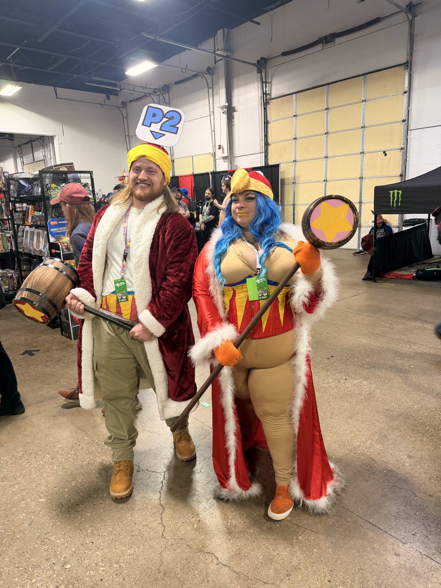 arcadejade_'s tweet photo. DOUBLE DDD?

See what I did there. 

For real though it was super cool seeing another King at @tmgexpo ! I didn’t get the cosplayers name so if you know them, tag them! 

#kirby #kingdedede #cosplay #toomanygames #smash https://t.co/Mg2B1aXZOf
