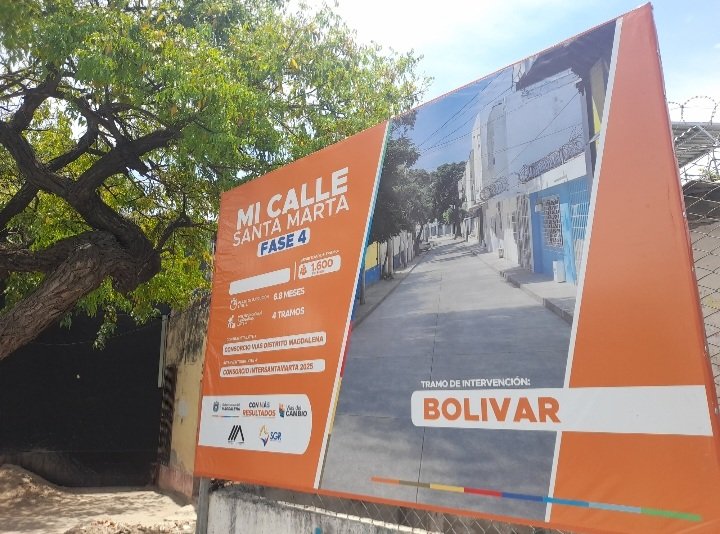 gestionfzcambio's tweet photo. @PoloDiazG @CarlosPinedoC @vives_sarita @concejodestamta Esa calle fue pavimentada por la @MagdalenaGober https://t.co/P0mJjAUMz5