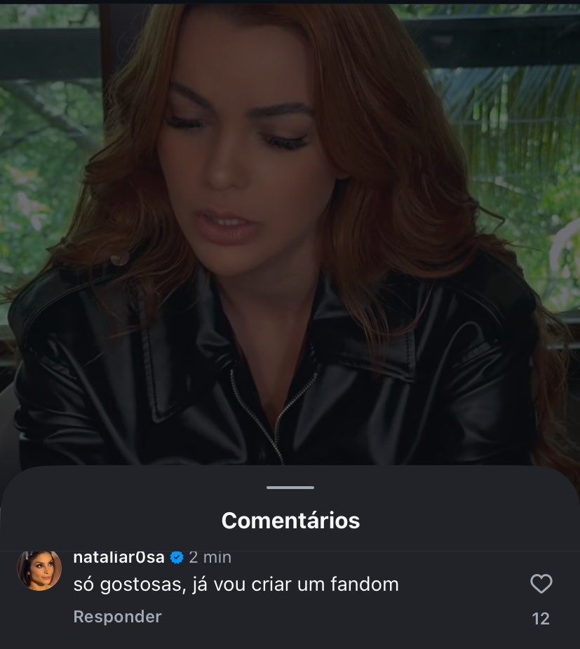 tuitalarye's tweet photo. não aguento com ela https://t.co/wi5hGuMJKo