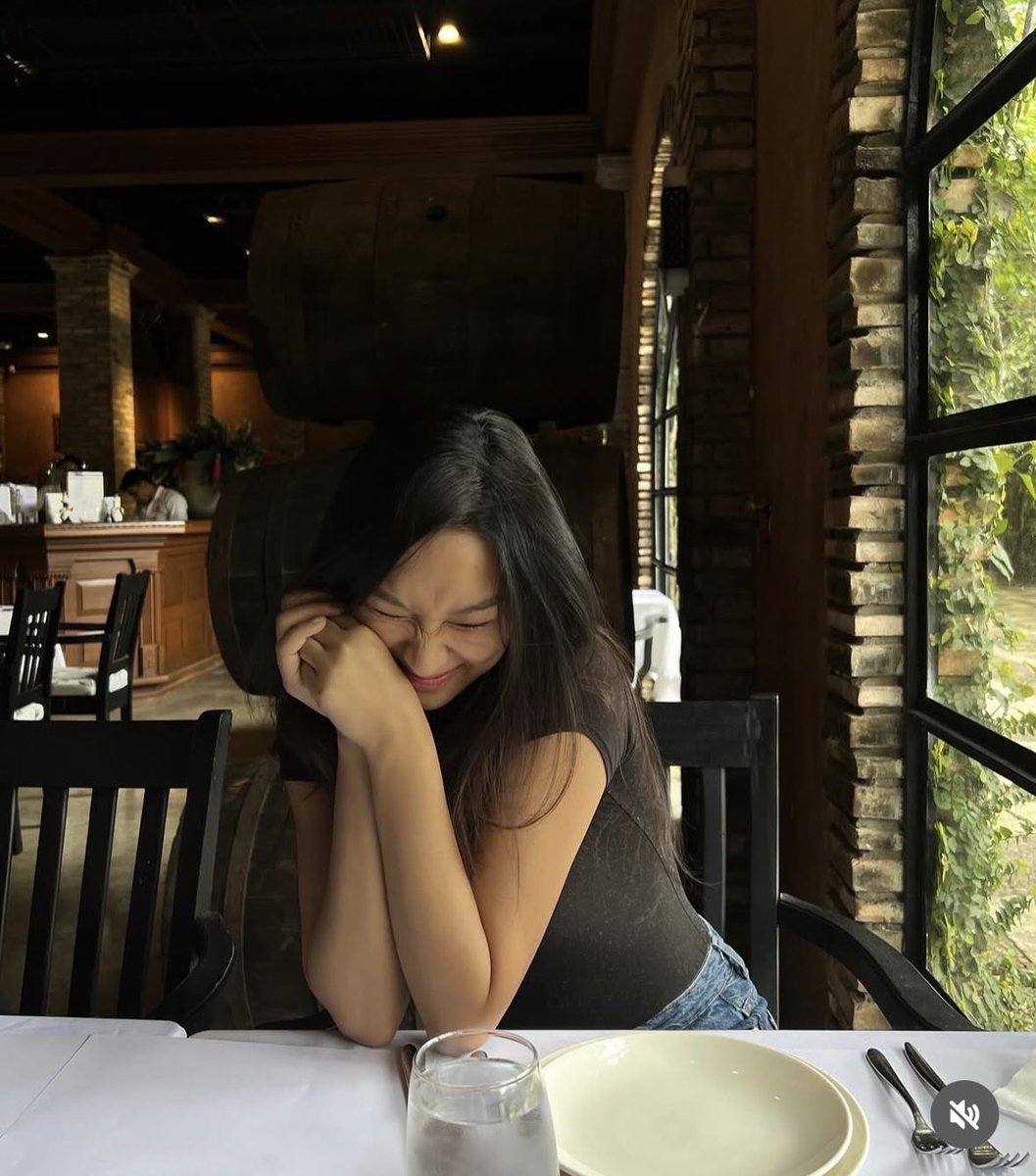 itslouxxe's tweet photo. I-chemistry test ko lang direk #trylang
Heartthrob x dream girl vibes https://t.co/QmJNtT7dBV