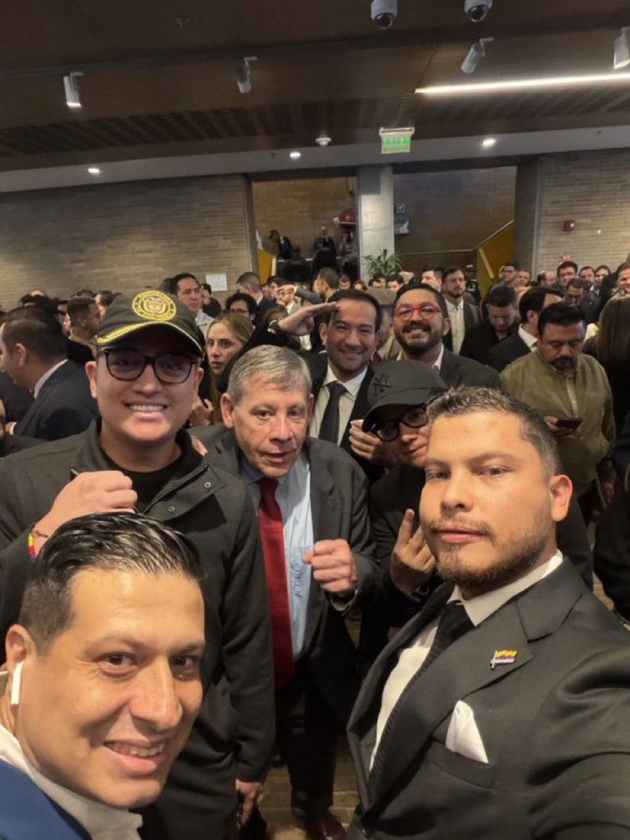 SaVanessCa's tweet photo. También hubo empalme de sicarios digitales? https://t.co/ouAQoVhMJq