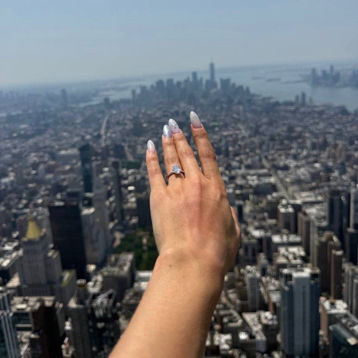 NotTodayEric's tweet photo. Big week for hands. https://t.co/JSzlT0GOXu