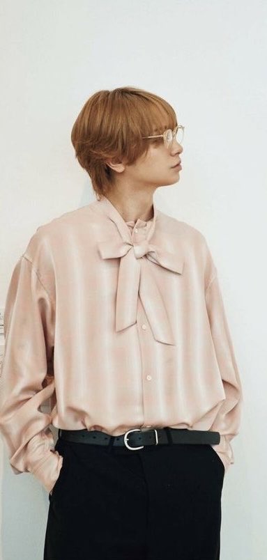 kanikanicrab622's tweet photo. この伊野尾さんの骨格美が強調されたスタイリング、本当に素晴らしすぎる……お顔も立ち姿もお洋服も全てが美しくて美術館に新作の芸術品が⋆⸜New!⸝⋆な状態だぁ～～ https://t.co/RPVq4X7s6o