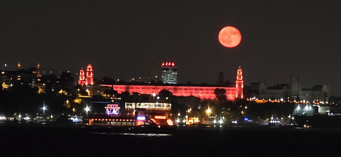 mbmt3423's tweet photo. Galataport bu gece https://t.co/PDQxOxaKOe