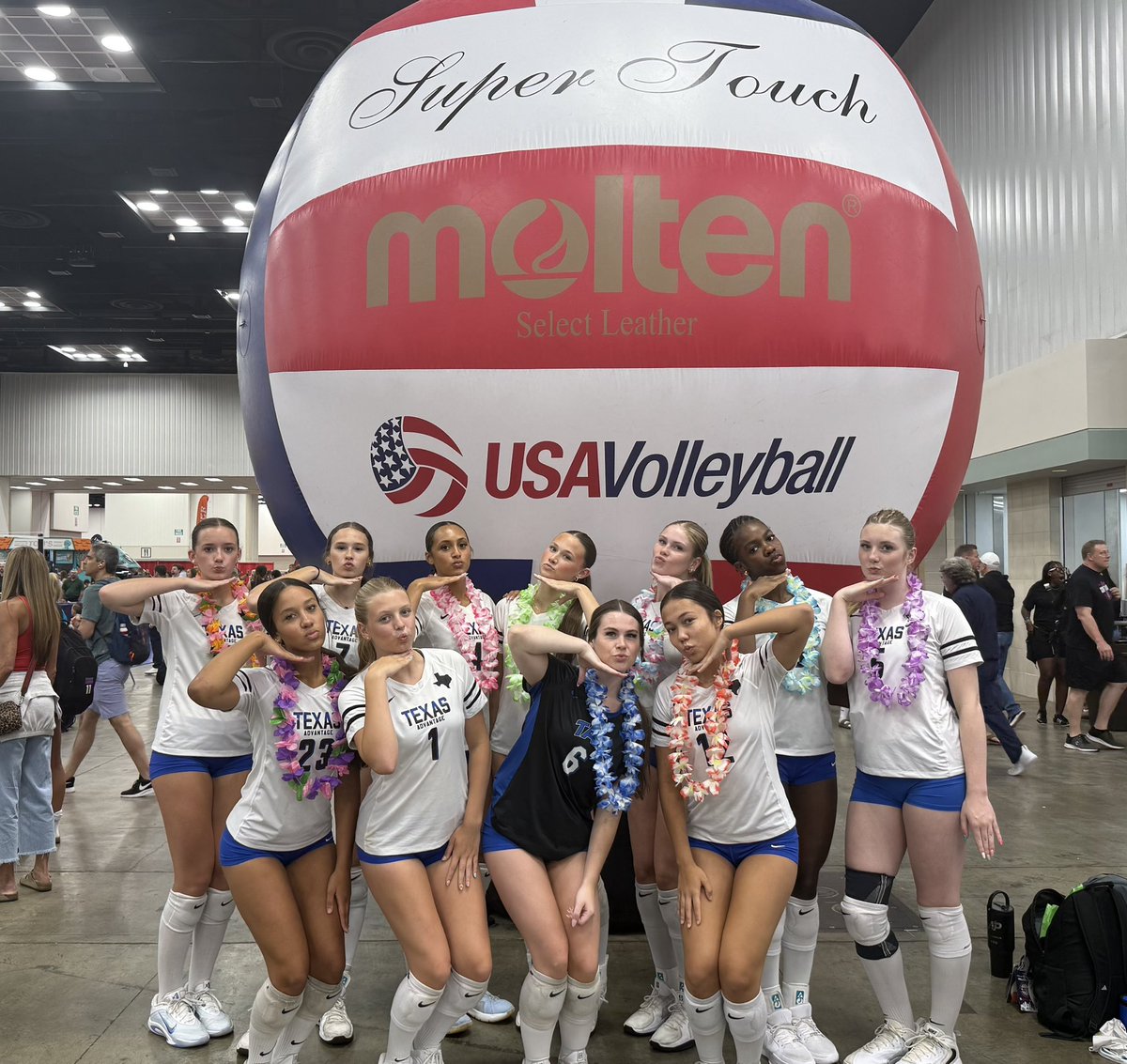 TAVVolleyball's tweet photo. #TAV16Blue GJNC Day 2 ready! #GoTAV https://t.co/zZkOeTdIB8