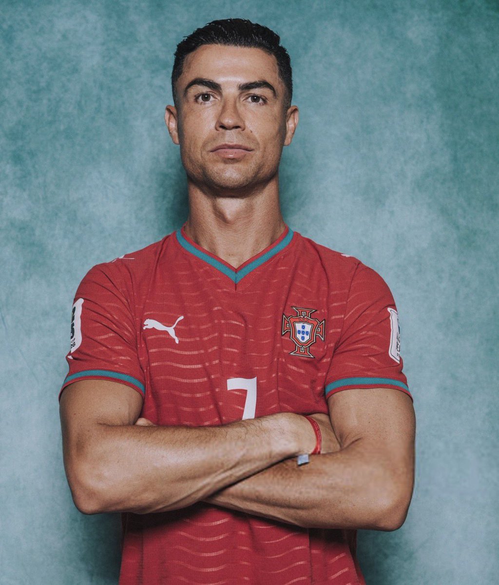 TeamCRonaldo's tweet photo. 🚨 𝗗𝗜𝗗 𝗬𝗢𝗨 𝗞𝗡𝗢𝗪: Cristiano Ronaldo and Portugal have NEVER lost against Croatia in history in an official competition. 🇵🇹 https://t.co/COf3mnM3oU