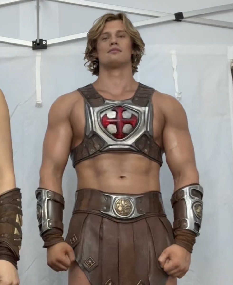 FtFilmUpdatesRP's tweet photo. © 𝗙t: 𝗙𝗂𝗹𝗺 ꓴ𝗽𝖽𝖺t𝗲𝙨 ᴿᴾ — 𝟐𝟎𝟐𝟔. 📰
• #MastersOfTheUniverseRP 🪐

Zephyr Yvanov (@ESTANTURBlO) on the the set of ‘MASTERS OF THE UNIVERSE’. @AMGMStudiosRP https://t.co/XTJK2LLtWV
