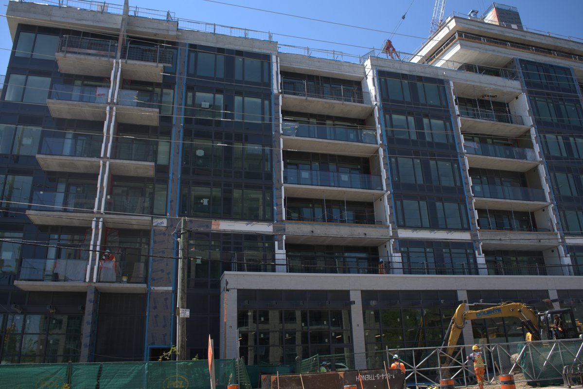 PCLConstruction's tweet photo. π£ #ProjectMilestone: PCL Construction marked the topping off at Lakeview DXE Club in Mississauga. ποΈ
Congrats to our client, trades partners and the entire project team. This achievement reflects the strong collaboration behind the build. π
#TorontoConstruction #BuiltTogether https://t.co/OG8aDUVawK
