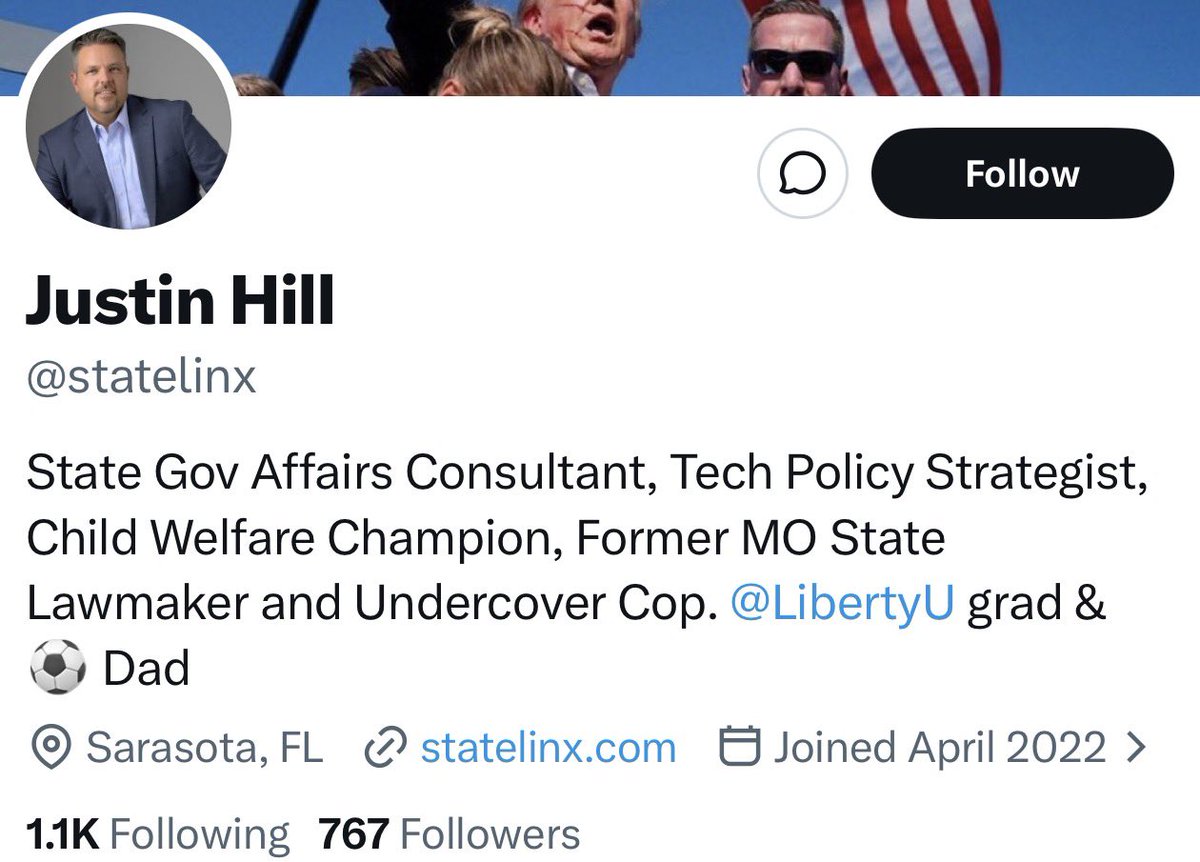 JonSchweppe's tweet photo. Lol. This is hilarious. 

@juliecbarrett just inadvertently confirmed what we all suspected: she’s working closely with @statelinx — Justin Hill, a tech lobbyist.

Notice the screenshot she posted has his X profile picture. He sent it to her. 

That’s how she’s getting paid! LOL https://t.co/Xj193XHKoq