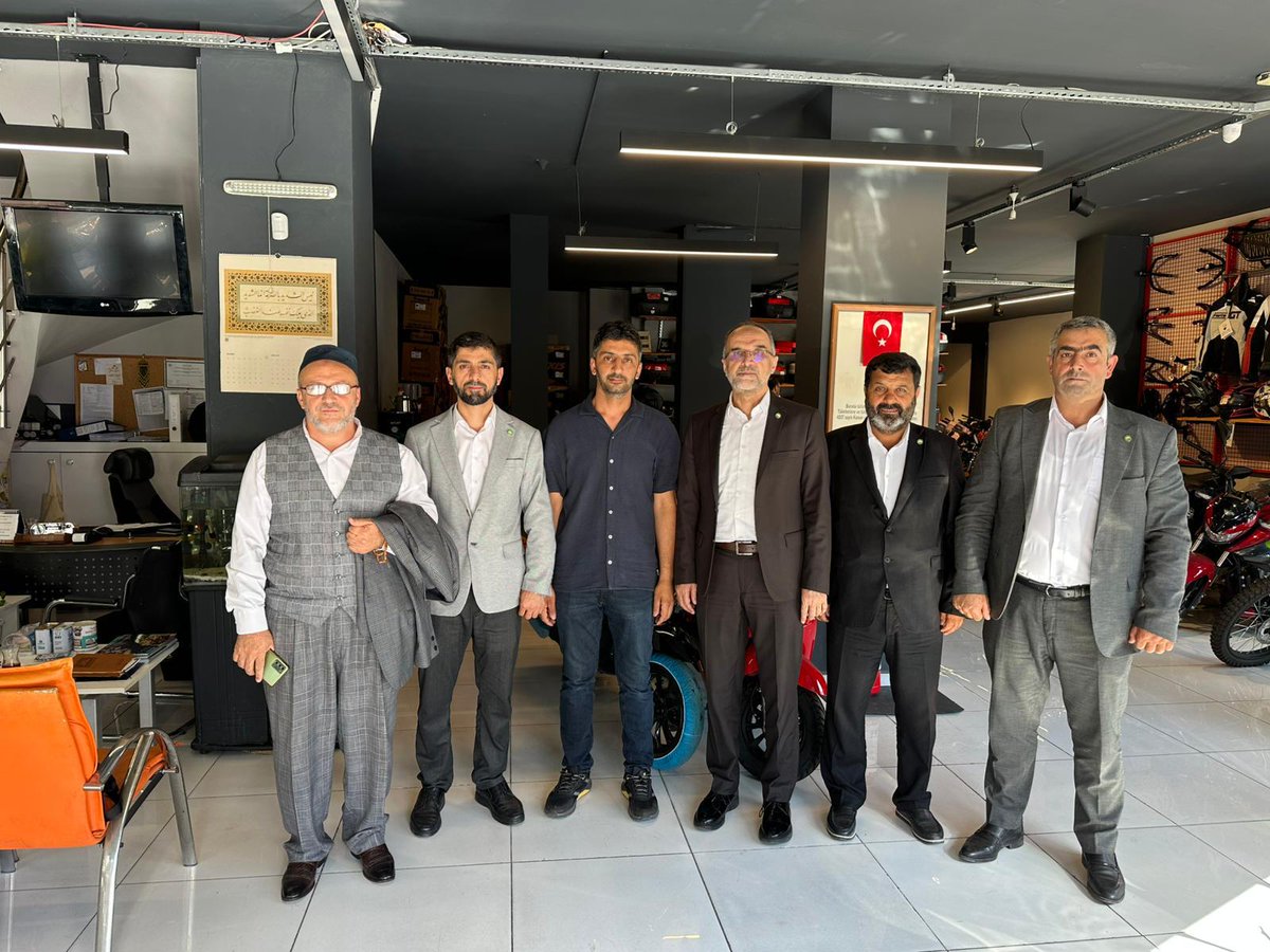 hudaparkocaeli's tweet photo. Genel Başkan Yardımcımız Sayın İshak Sağlam, Kocaeli İl Başkanımız Ali Çiftçioğlu ve beraberindeki heyet; Gebze, Darıca ve Çayırova'da esnaf ziyaretlerinde bulundu. https://t.co/pYtAI3OHJS