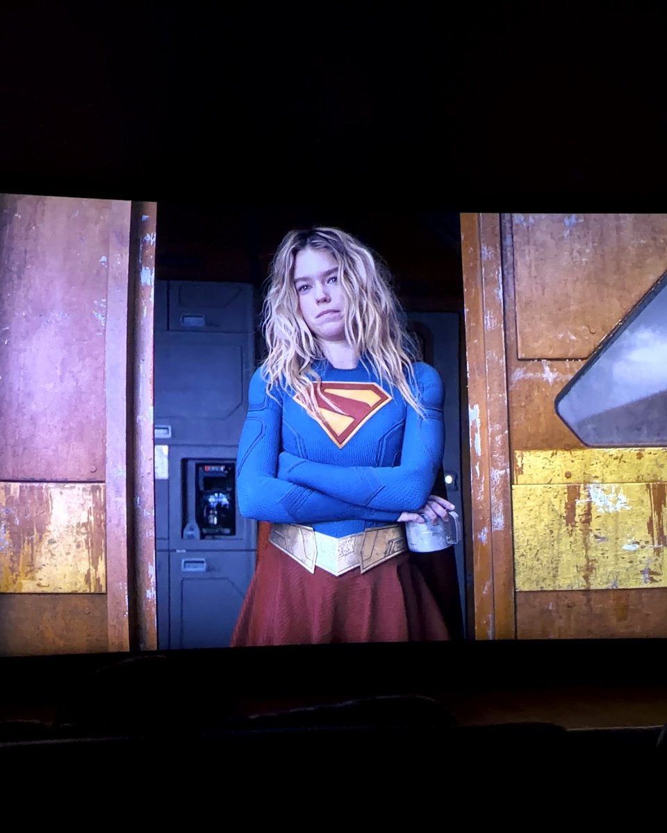 mircallaexe's tweet photo. micro feminist hareket olarak erkekleri rahatsız eden kadın süper kahraman filmlerinin devamı gelsin diye sinemada supergirl izledim https://t.co/oCCAChlbyQ