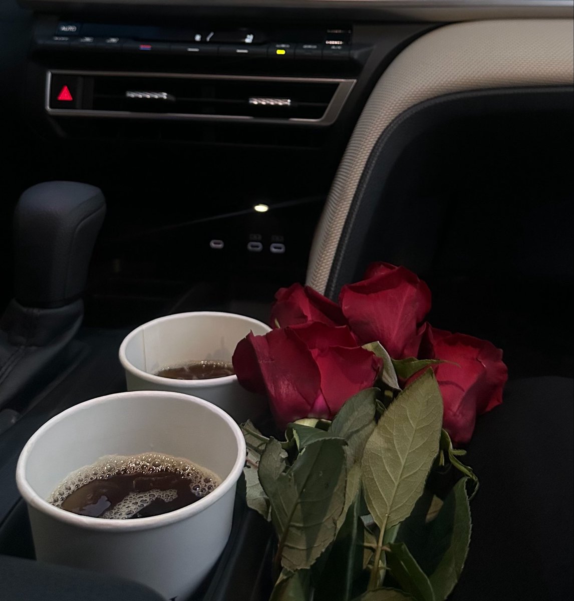 _sha84's tweet photo. صباحييي كان مليييااان وَرْد 🥹🌻..

"وَرْدٌ إذا ما ابتسمتَ لهُ ابتسمَ" .. https://t.co/FckXYSh03B