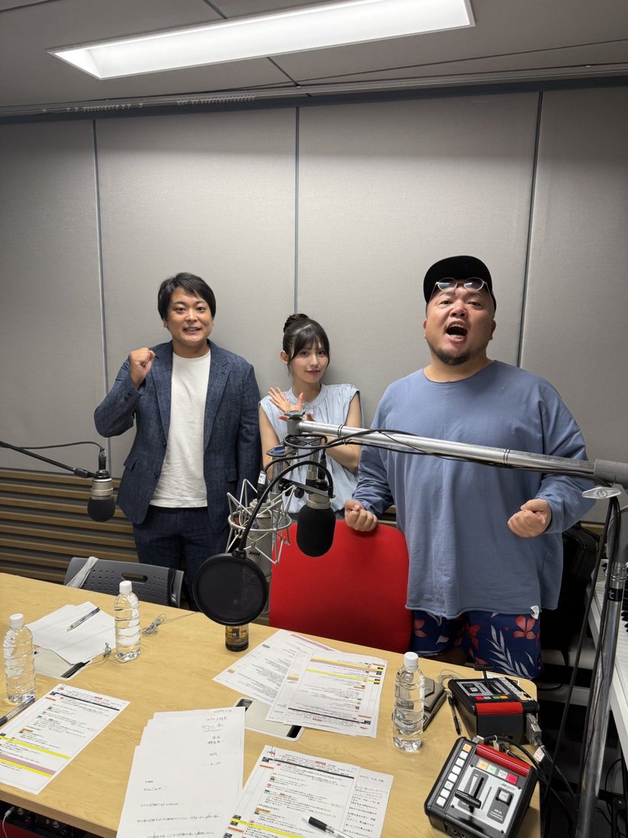 shikamiyusuke's tweet photo. 全国放送のNHK広島「ひろしまコイらじ」に出演させていただきました！！パーソナリティのHIPPYさん、STU48の尾崎世里花さんにも「介護芸人」の活動を知っていただけて、とても嬉しい時間でした。NHKのホームページでは聴き逃し配信も公開されています。ぜひお聴きください！！
https://t.co/o8uApd9W2b https://t.co/bJx9iIN7DG