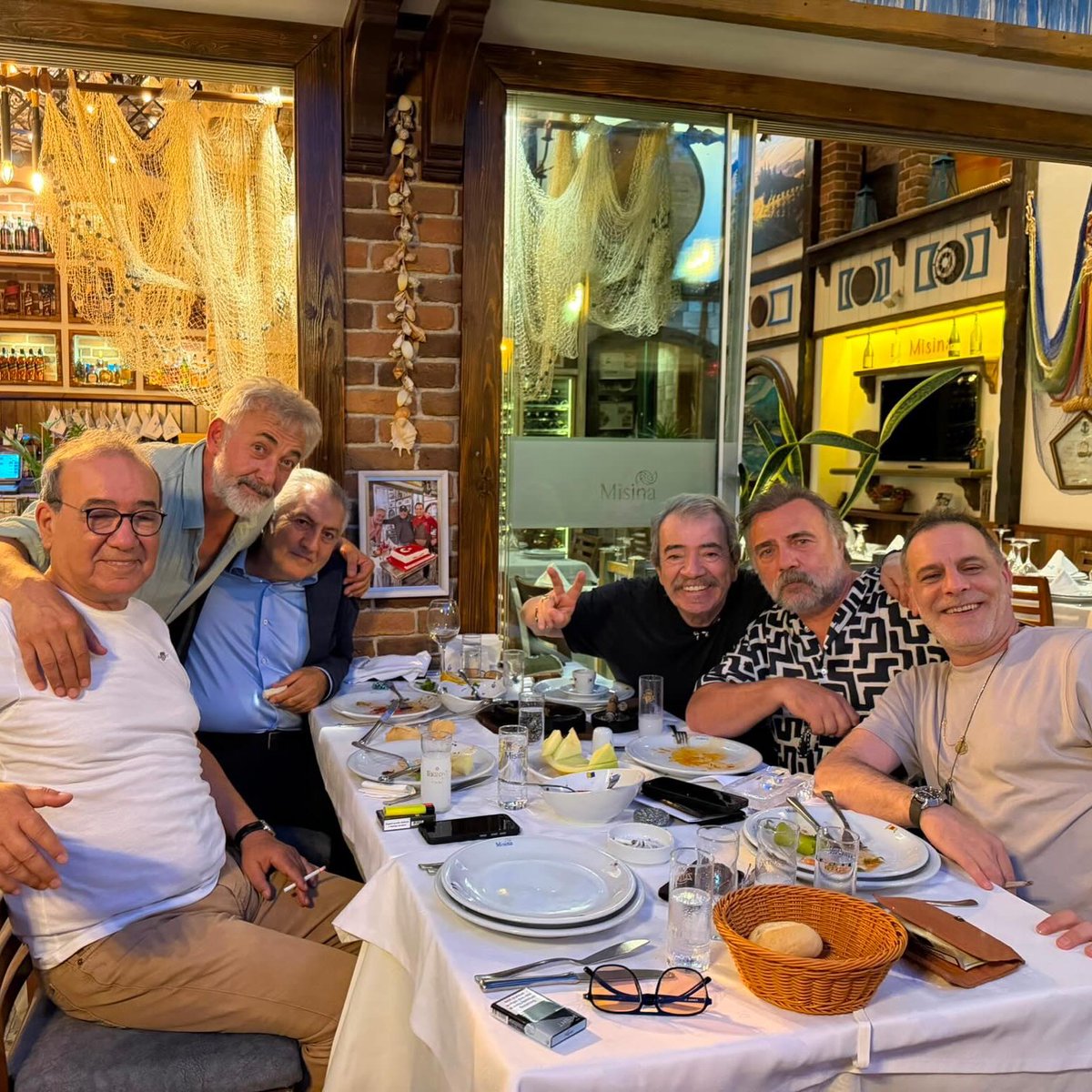 populicc's tweet photo. Ozan Güven, Oktay Kaynarca, Mehmet Aslantuğ ve Selçuk Yöntem bir araya geldi. https://t.co/6sUA6dPAUc