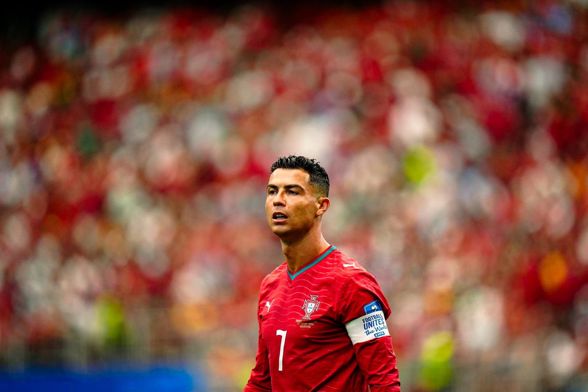 MH_1902's tweet photo. 🚨🚨🚨🚨يوم المباراة🚨🚨🚨🚨

يوم الأسطورة كريستيانو رونالدو 
يوم أعظم لاعب في التاريخ 
يوم أعظم من لعب في كأس العالم 

اليوم يلعب كريستيانو رونالدو 
اليوم يلعب التاريخ 
اليوم يلعب كريستيانو في المونديال 

كل مشجع لـ كريستيانو رونالدو يثبت تواجده 

لا مجال للخذلان ! https://t.co/DDiloTD1No