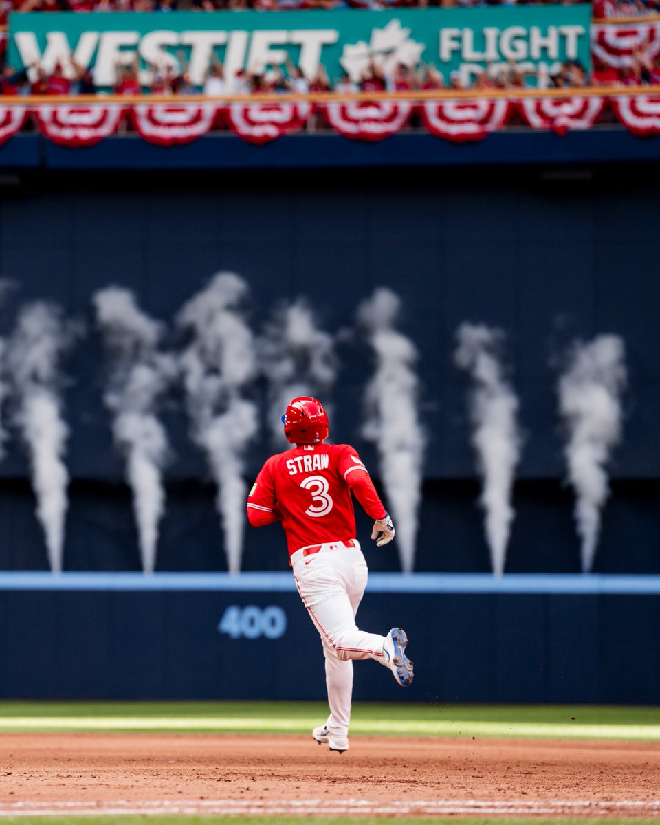 BlueJays's tweet photo. Brother is Canada down 🇨🇦 #BlueJays50 https://t.co/MJWfRmmRSI
