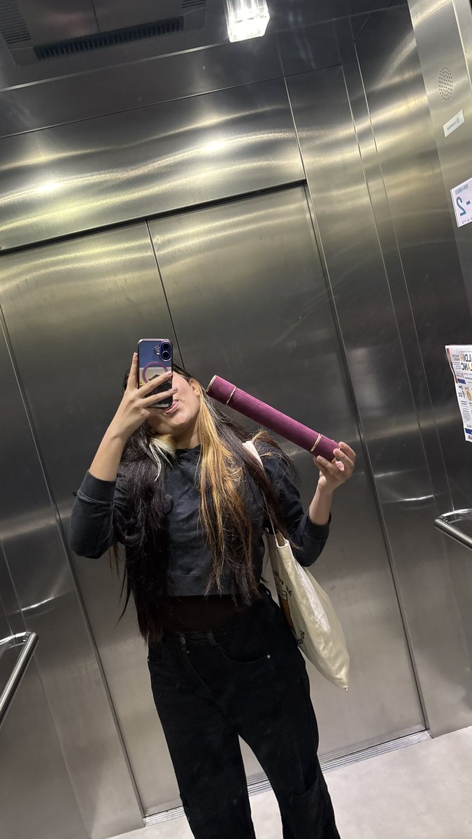 maamensk's tweet photo. oi twitter, sou gay, periguete e bailarina formada https://t.co/oyKPMNF7yf