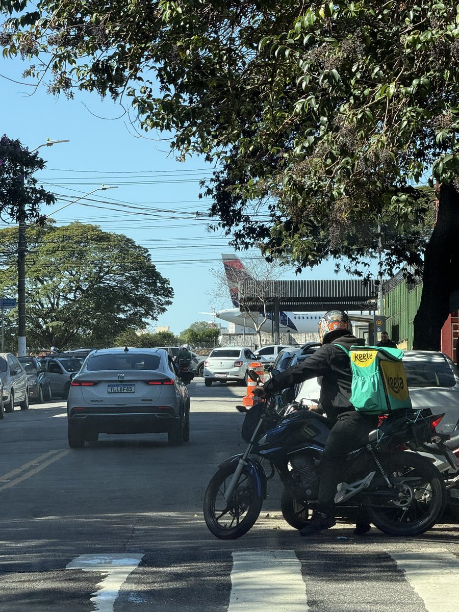 _keven___'s tweet photo. Como pode São Paulo existir né https://t.co/wZPOSMI5ja