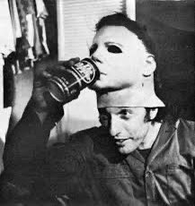 BotanicMoney's tweet photo. @horrorsthetics Love behind the scenes photos from horror movies https://t.co/egNdRTxnPf