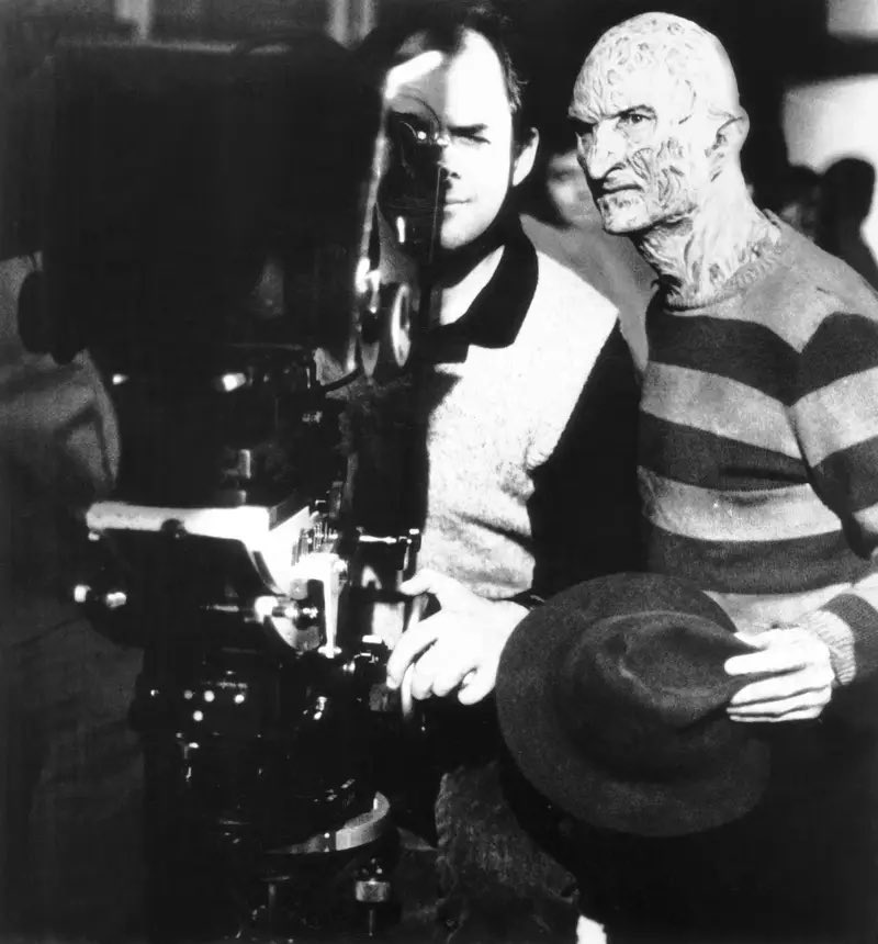 BotanicMoney's tweet photo. @horrorsthetics Love behind the scenes photos from horror movies https://t.co/egNdRTxnPf