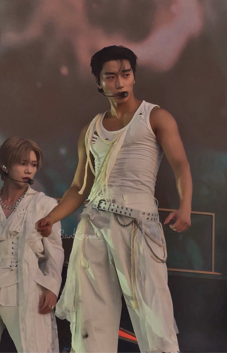 _SanKissed_'s tweet photo. 260628 ATEEZ hyde park 

Sannie ~

#ATEEZatBSTHydePark #ATEEZ 
#BSTHydePark #BSTEEZ
@ATEEZofficial @BSTHydePark #san https://t.co/BwklAdRNPb