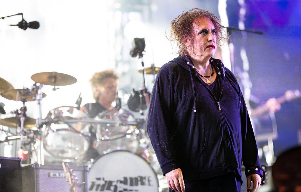 CureenArgentina's tweet photo. 01.07.2026 Roskilde - Festivalpladsen (Denmark) "Roskilde Festival" 
Fotos: Getty Images

 #thecure #robertsmith #rock #music #spotify #80s #pop #90s #summer2026 #roskilde #denmark https://t.co/R1pogEZ5Td