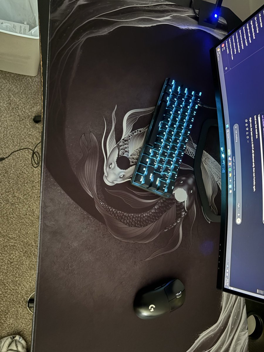 kryfv's tweet photo. Just got my @arcaloot mousepad and it’s so much better than my artisan, 10/10 WILL be buying the arm sleeve soon https://t.co/DkVMt1b25H