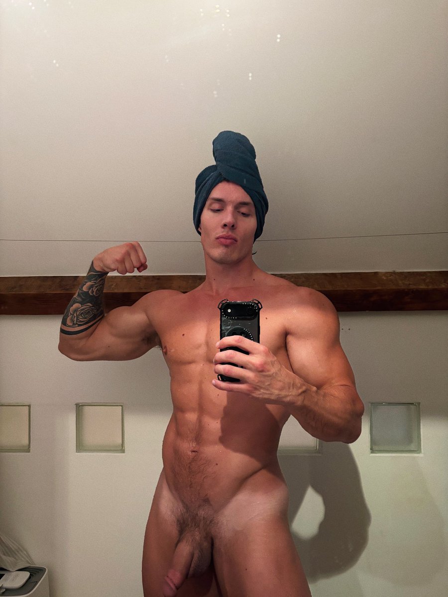 jj_aussie's tweet photo. my page has a big, thick promo rn https://t.co/btdBeZkQL2
