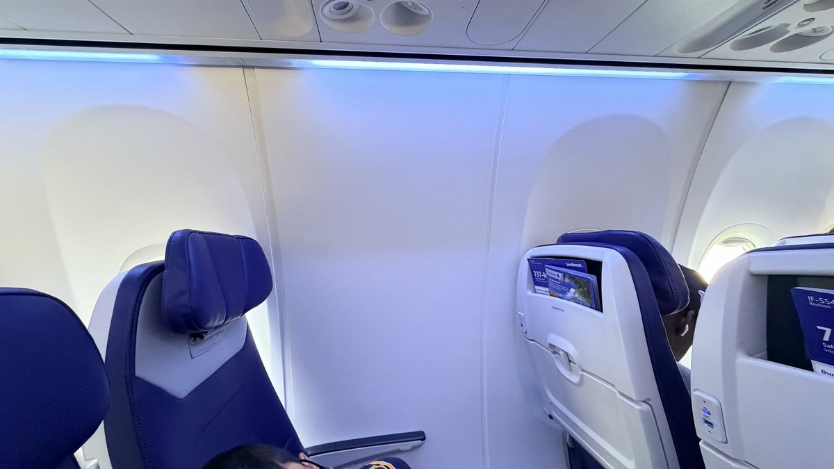 9thRedLion's tweet photo. @SouthwestAir This is so not right!
My 7 year old keeps asking me why there is no window by his seat! He loves watching takeoffs!
Flight 1403 - 10A.
What’s the point of being A-List &amp; having seat selection?!
The Seat Map is bogus. Plus they charge extra for Window seats!!
#Shameful #Southwest https://t.co/TDLOhalqaq