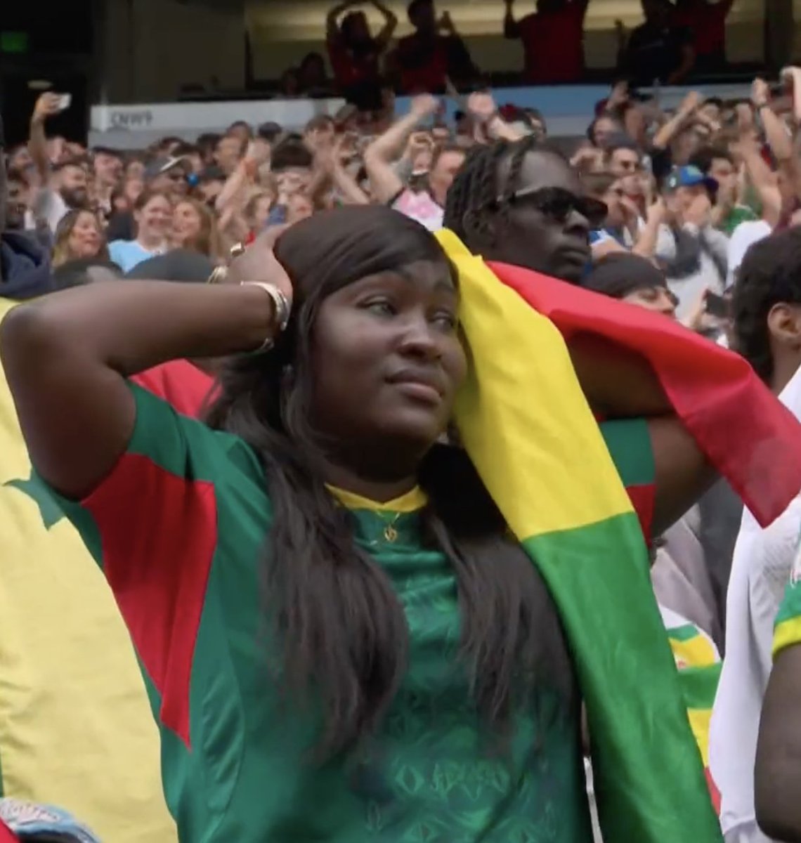 Stake's tweet photo. ⚽️ 85 min: Belgium 0-2 Senegal
⚽️ 86 min: Belgium 1-2 Senegal
⚽️ 89 min: Belgium 2-2 Senegal

Football, bloody hell. https://t.co/e6IAxkIvnY