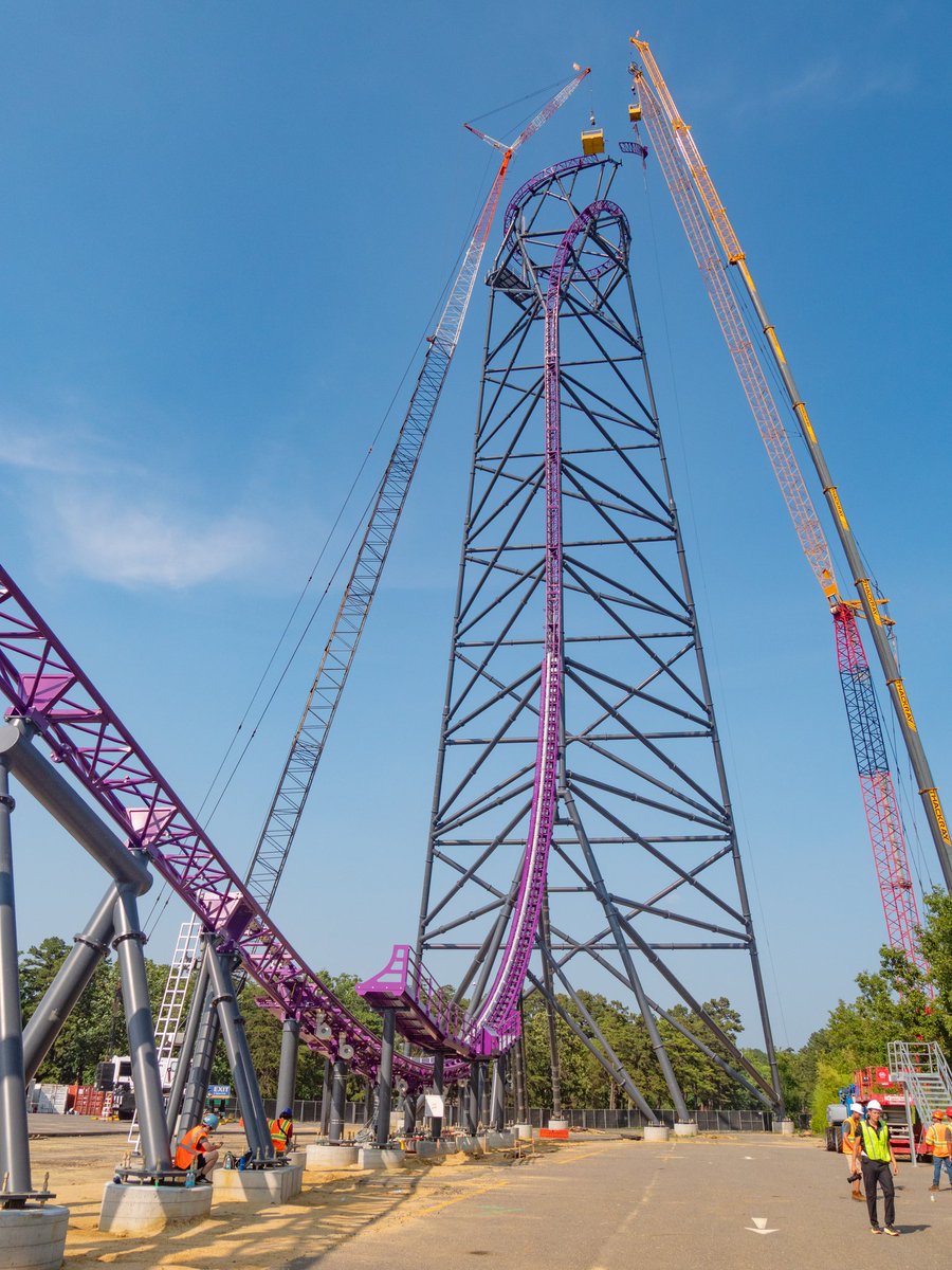 aceonlineorg's tweet photo. The final track piece of Project Purple has been installed at Six Flags Great Adventure!

📸: Matt Kaiser https://t.co/VbfdrCgS0U