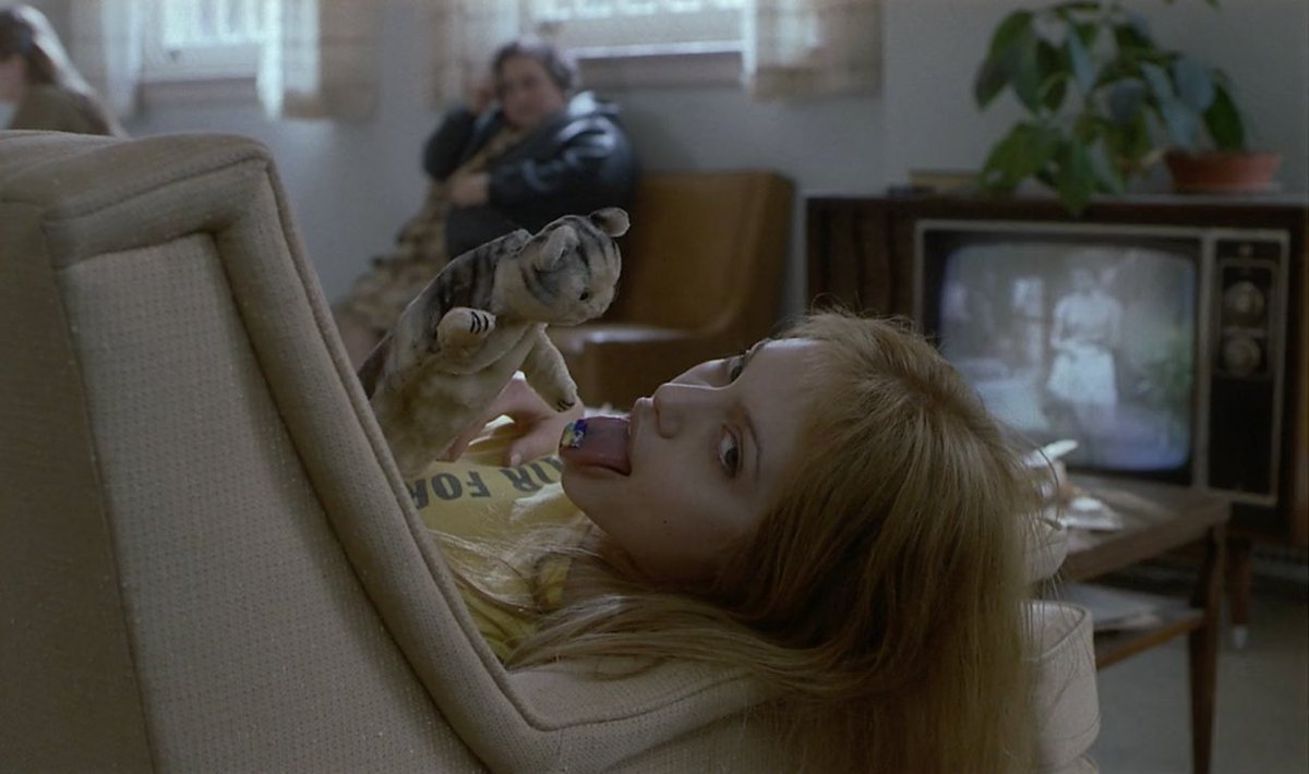 Lenscap's tweet photo. ‘Girl, Interrupted’ (1999)
dir. James Mangold
dp. Jack Green https://t.co/LtnwvQnzrY