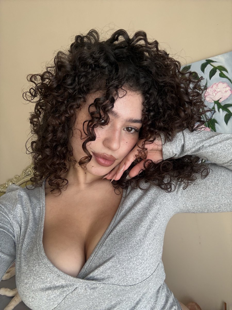 wildcurlbella's tweet photo. Rack is looking absolutely fucking bananas in this https://t.co/ZOPp8id8hz