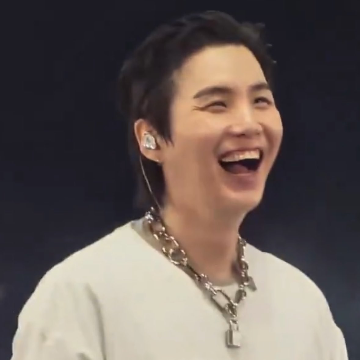 mnisnooze's tweet photo. happiness looks the best on you yoongi https://t.co/jKkz2VIRrU