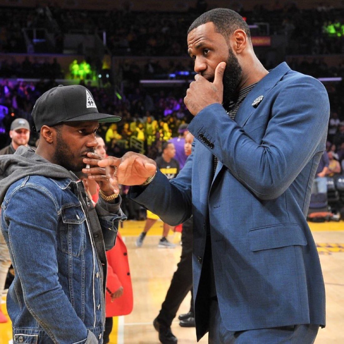 Fullcourtpass's tweet photo. LeBron James to Rich Paul about the Lakers

“I’m 100% sure that that’s not a place I would want to return.”

LeBron never had a formal meeting with the Lakers

(https://t.co/P8LsPySvI0) https://t.co/TfXKm1LP5p